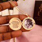 Circle picture locket necklace